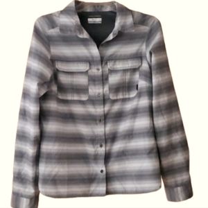 Columbia Silver Ridge Womans Grey‎ Striped Buttondown Shirt Size Medium